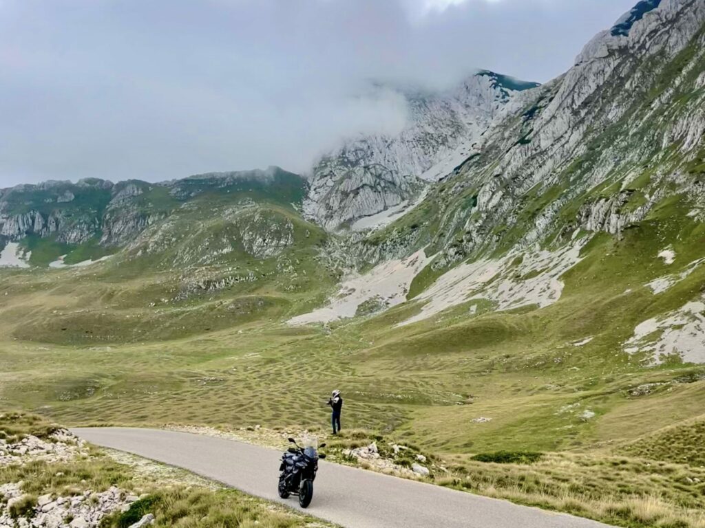 Аренда мотоцикла Yamaha в Черногории - путешествие на мотоцикле